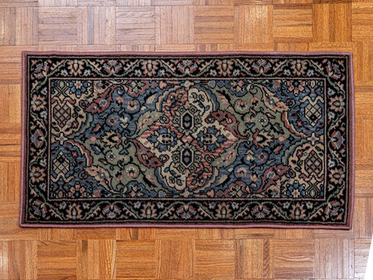 2'3 x 4'2 Machine woven rug (7)